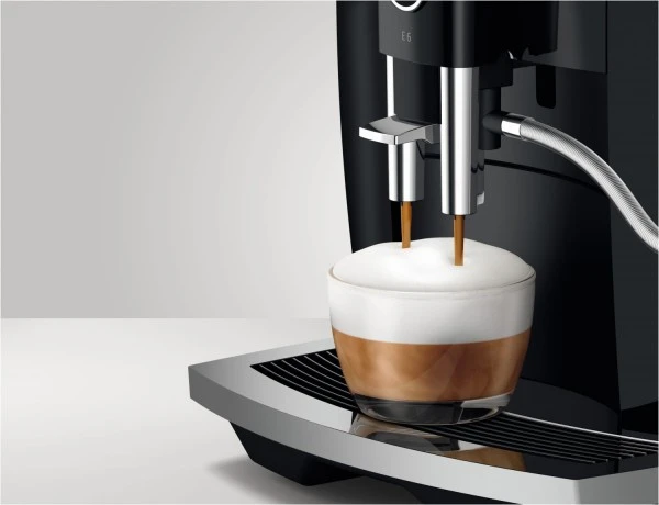 JURA E6 Kaffee-Vollautomat Piano Black (EC) 5 JURA E6 Kaffee-Vollautomat Piano Black (EC) – Bild 5