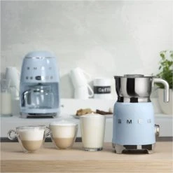 Smeg MFF01PBEU Milchaufschäumer Pastellblau -SEVERIN-Store fd4561d8 dd64 410b 9025 24ee3a912061 600x600